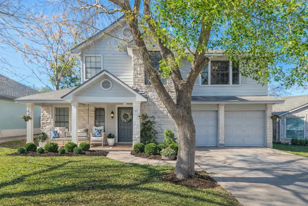 1807 Parkwood Dr, Leander