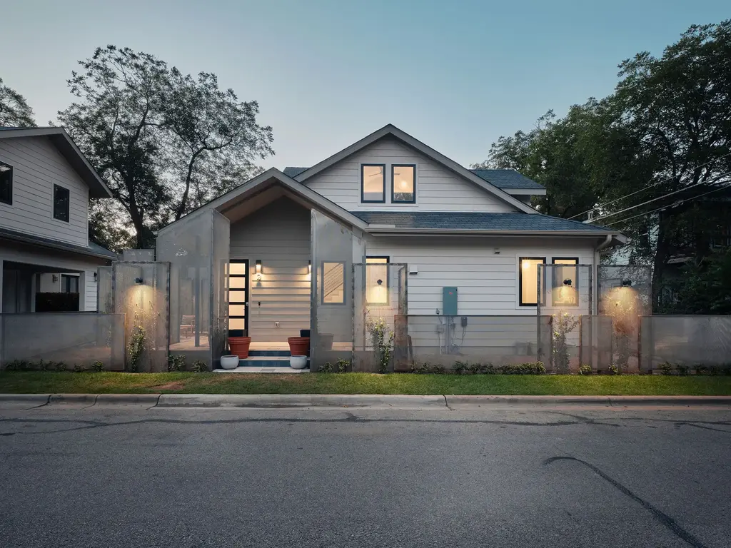 1401 E 3rd St 2, Austin