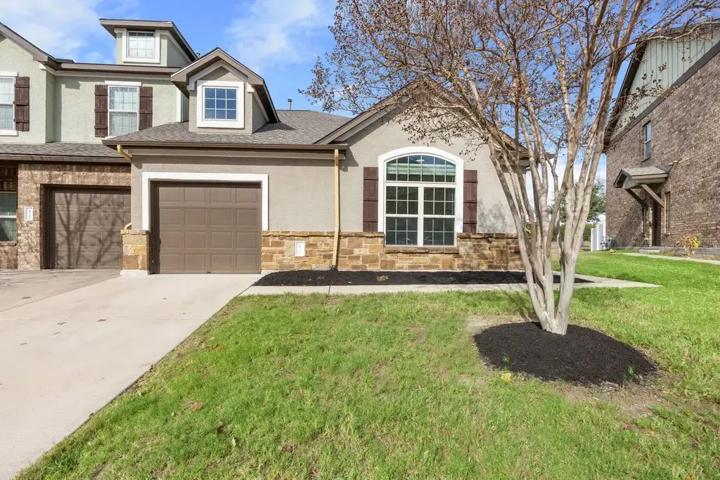 1900 Little Elm Trl 12, Cedar Park