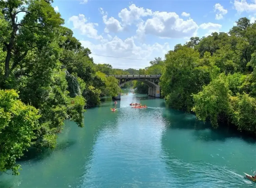 1900 Barton Springs Rd 5004, Austin