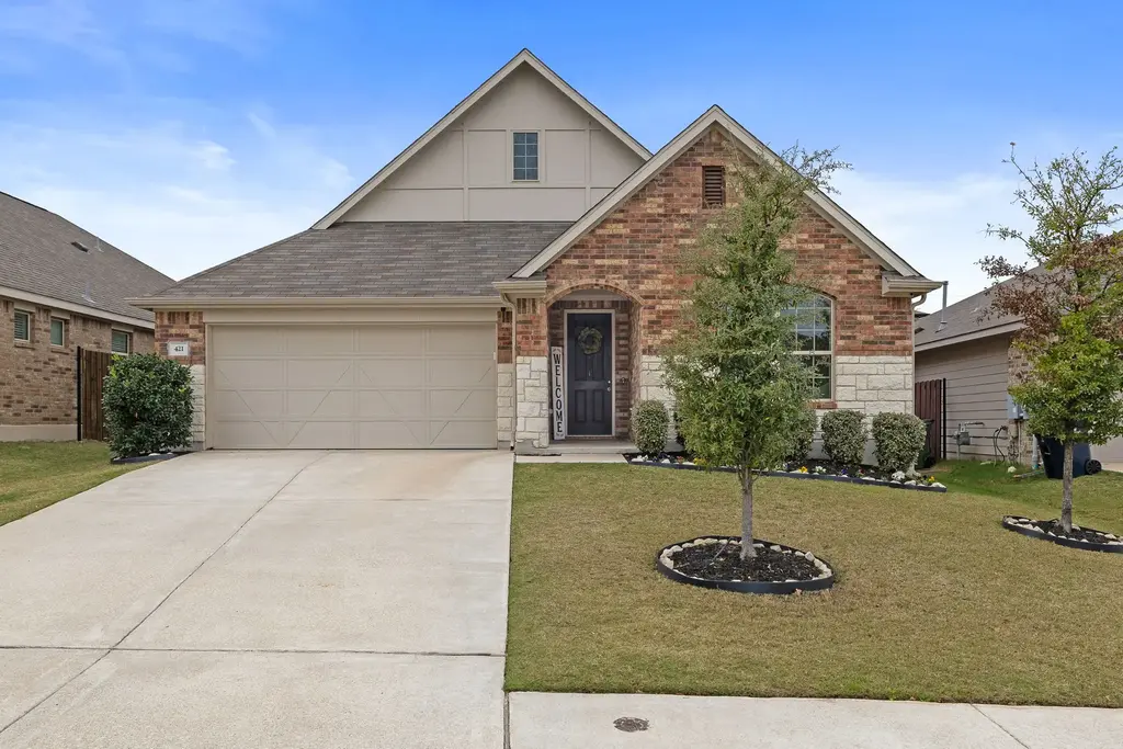 421 Red Matador Ln, Leander