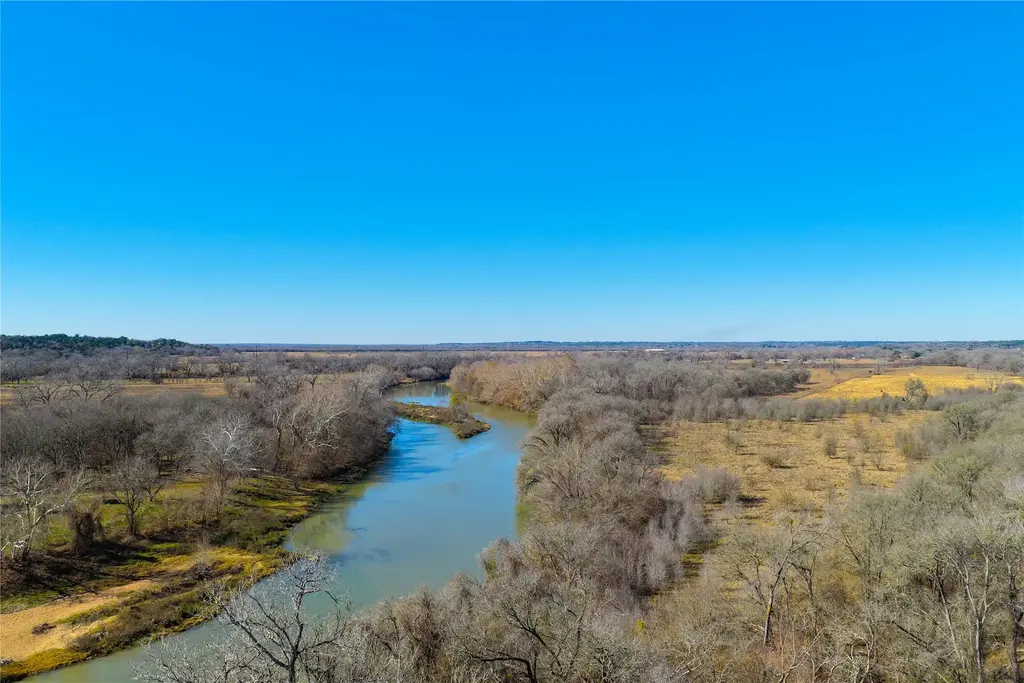 531 Highway 71 W, Smithville