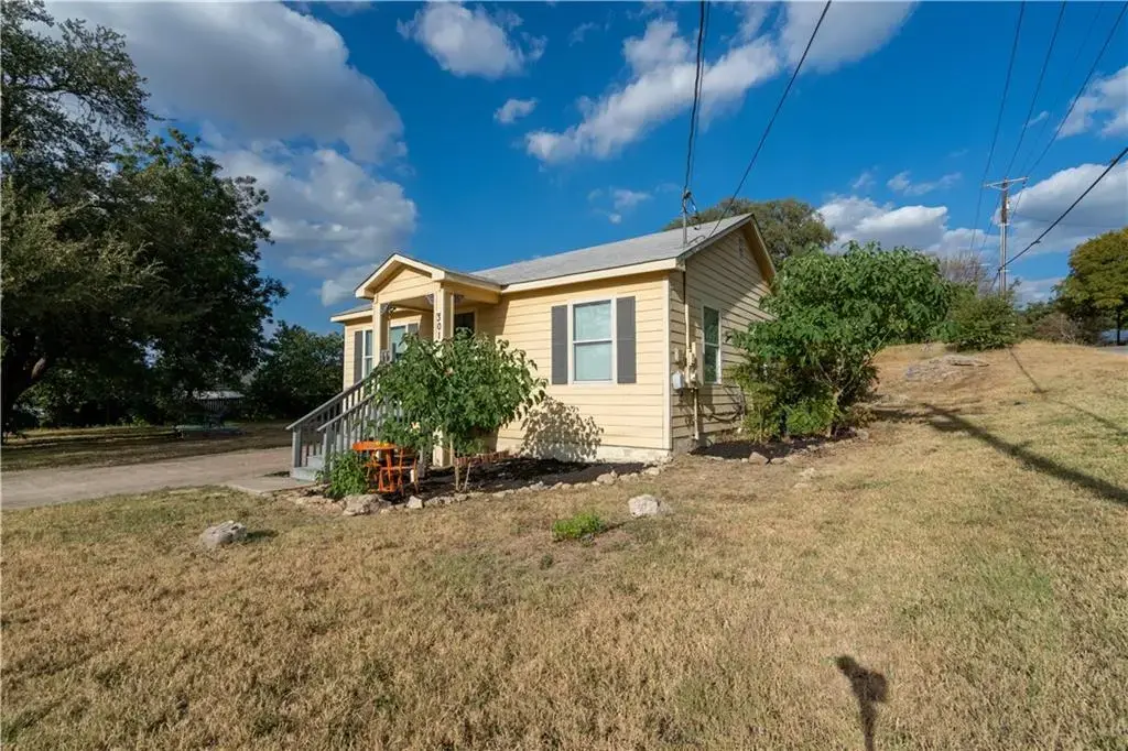 301 N Lewis St, Round Rock