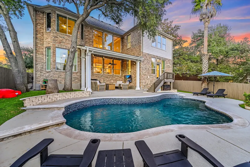10129 Planters Woods Dr, Austin
