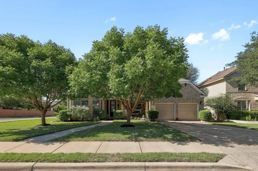1900 Alamo Bound, Leander
