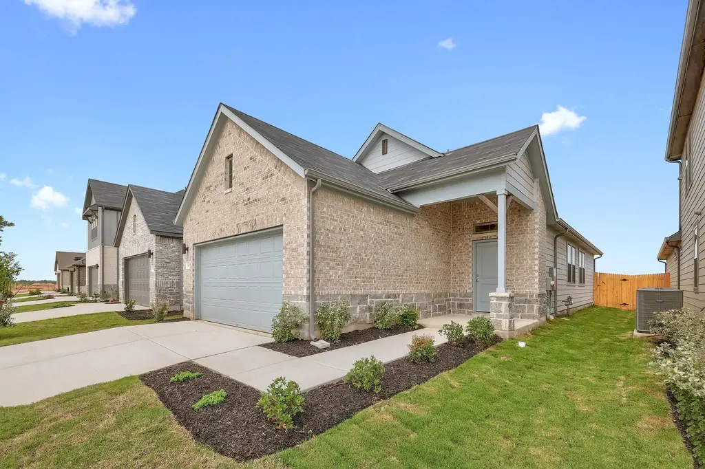 445 Lucky Ave, Elgin