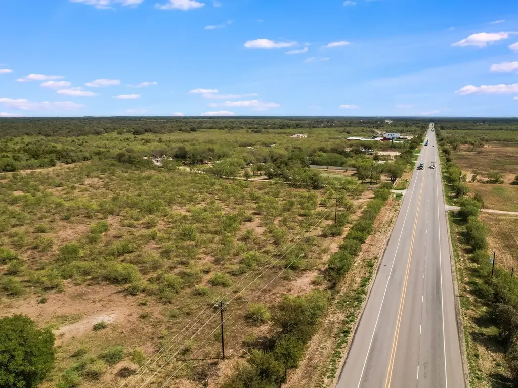 1428 State Highway 21 Highway W, Cedar Creek