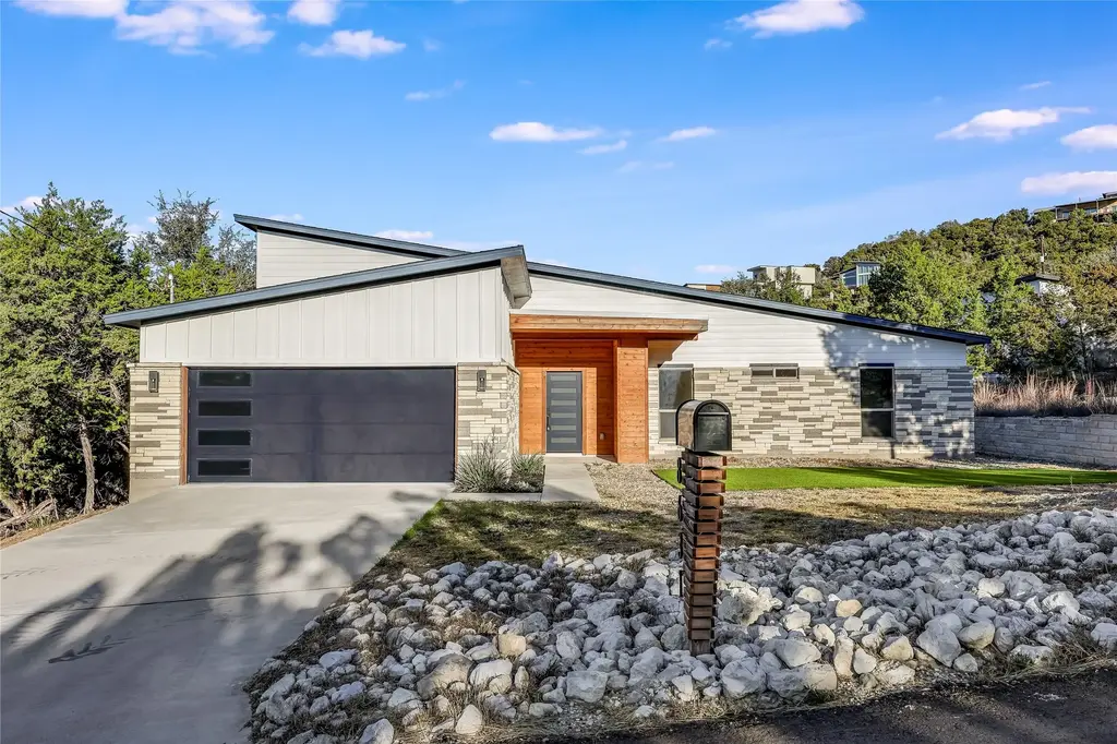 8631 Big Horn Cir, Lago Vista