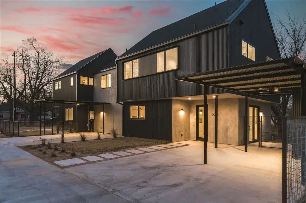 921 Tillery St B, Austin