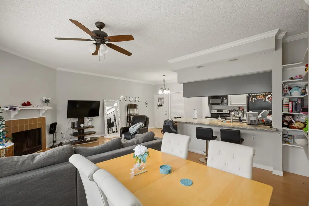915 W 23rd St 203, Austin