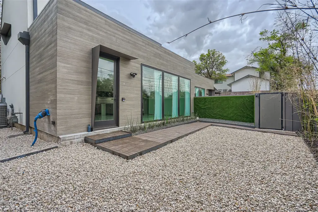 2203 Walsh Tarlton Ln A, Austin