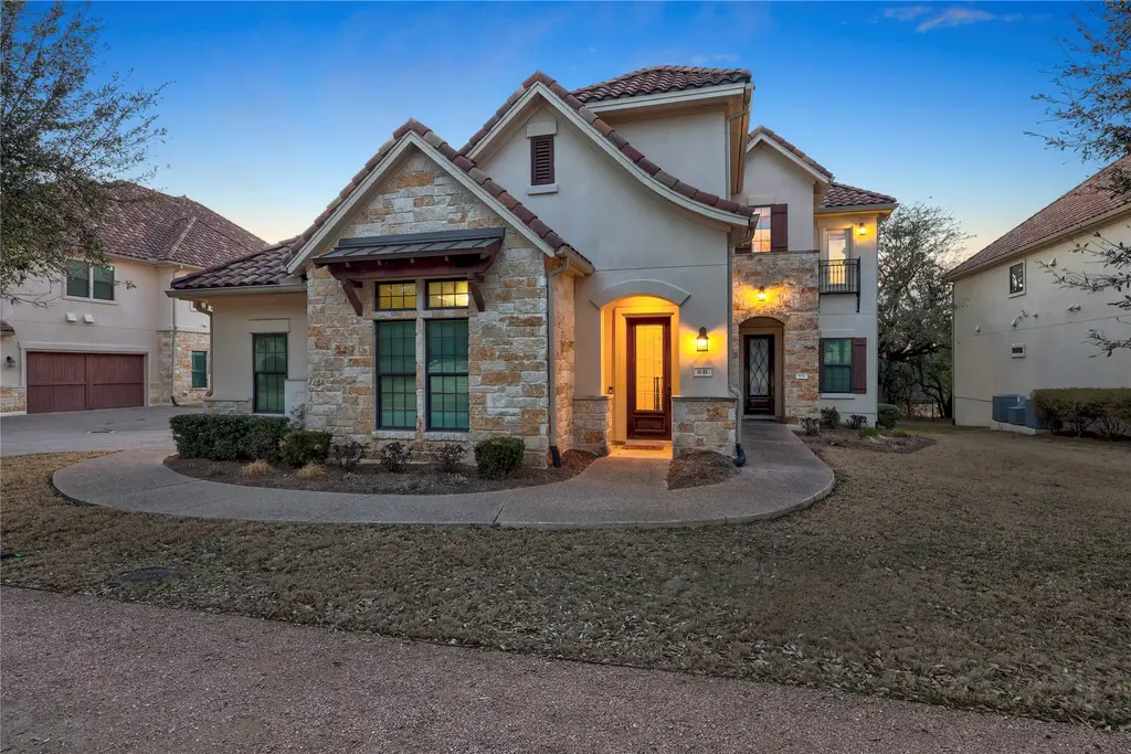 2210 University Club Dr 6b, Austin