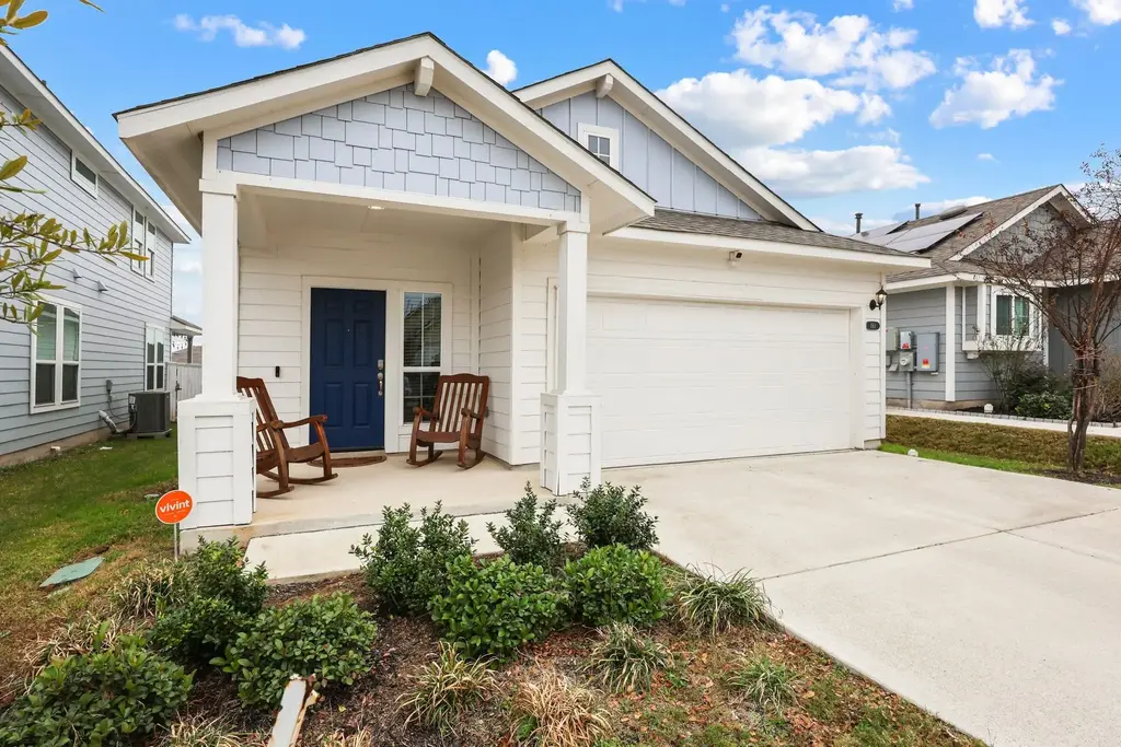 161 Appleberry Ln, Elgin