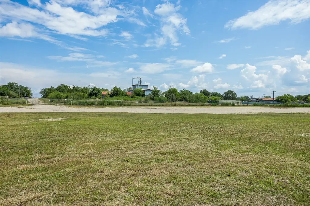 Tbd Tract 5 S Titus St, Giddings