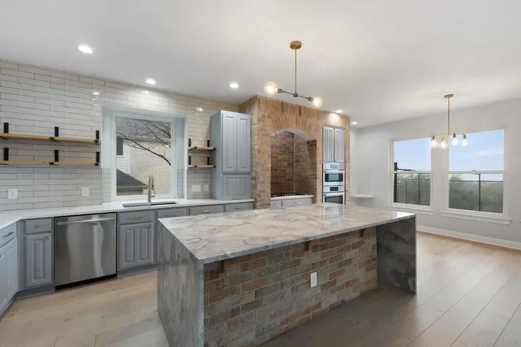 2137 Rivina Dr, Austin