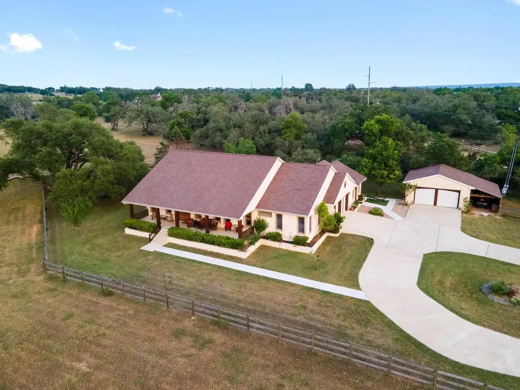 611 A Post Oak Dr, Dripping Springs