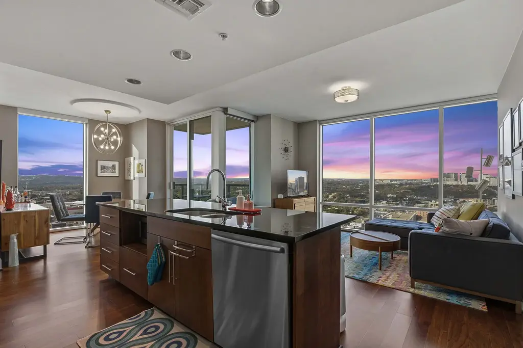 300 Bowie St 2805, Austin