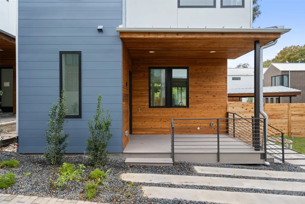 900 S 2nd St 18, Austin