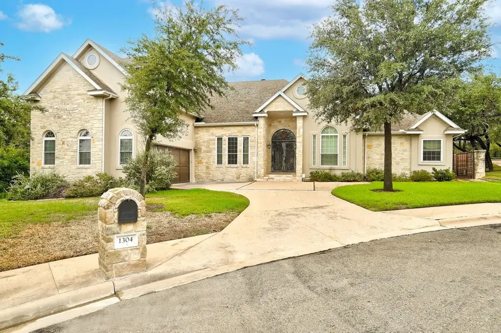 1304 Brians Meadow Cv, Austin