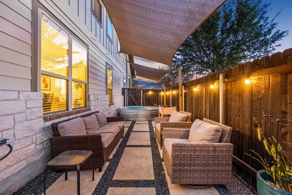 9512 Tanager Way 112, Austin