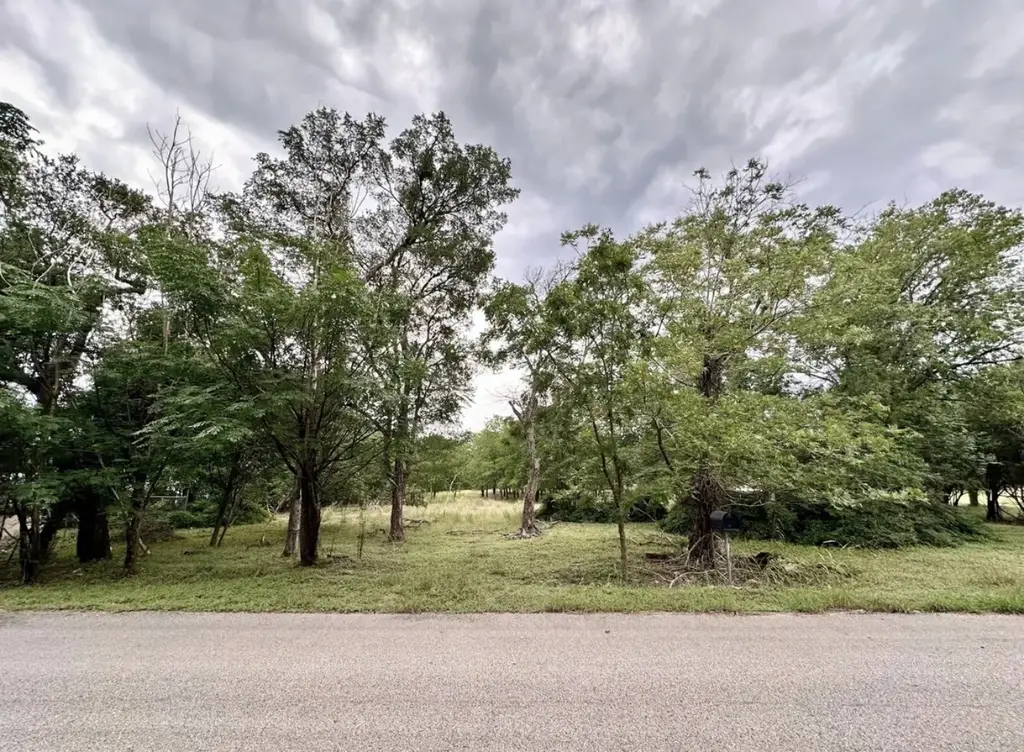 911 Penion Dr, Austin