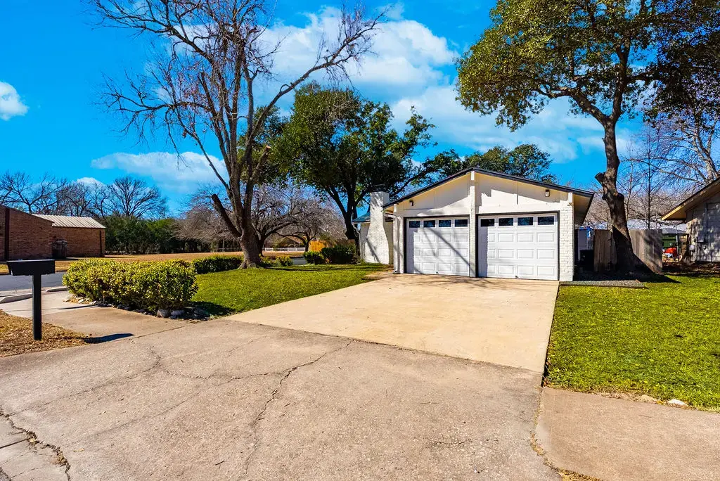 5210 Hedgewood Dr, Austin