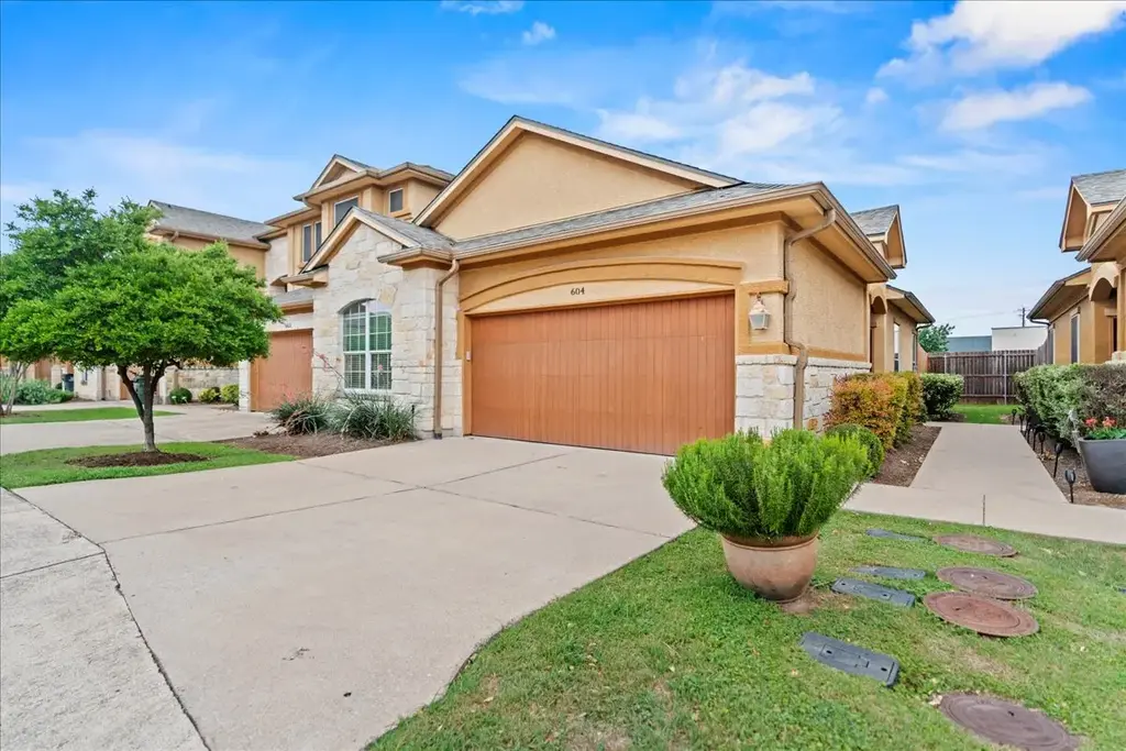 2210 Onion Creek Pkwy 604, Austin