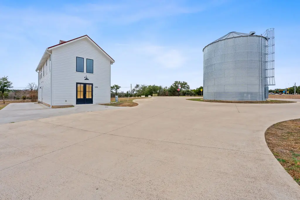 1006 Frost Ave, Driftwood