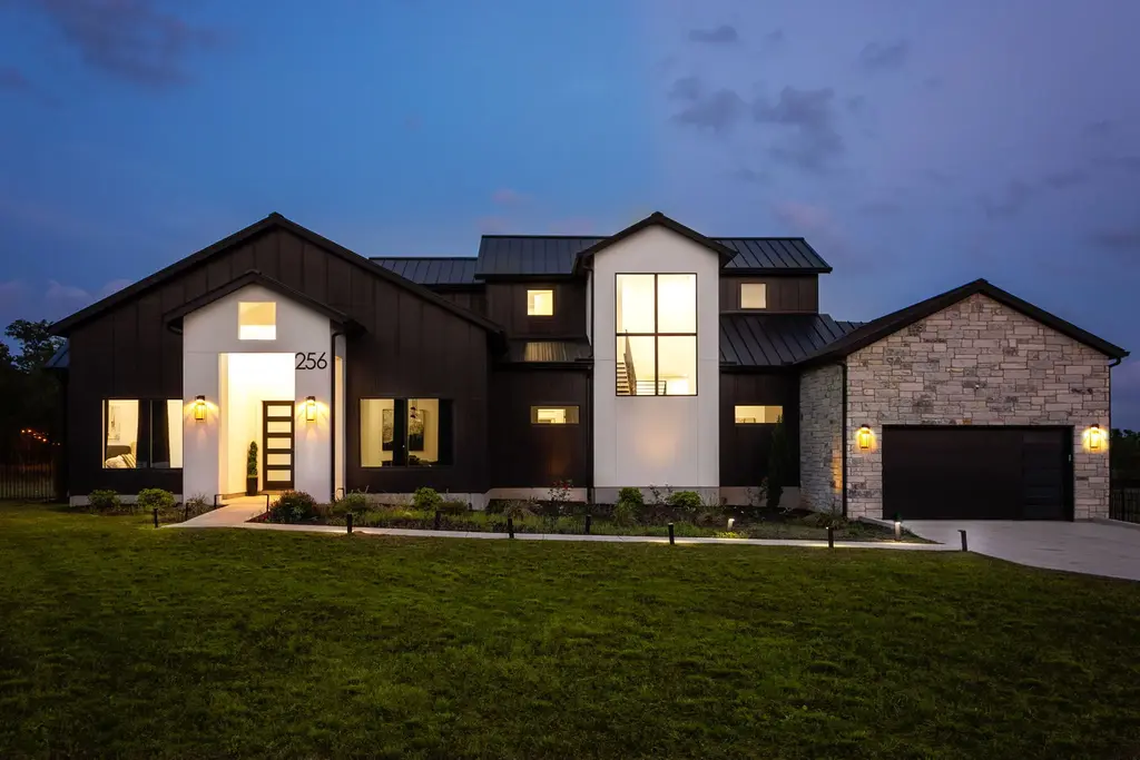 256 Charro Vista Dr, Driftwood