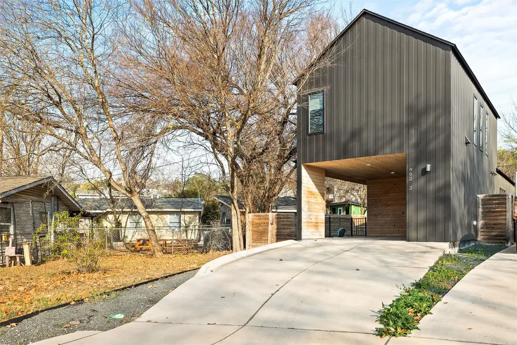 902 Garden Villa Ct 2, Austin