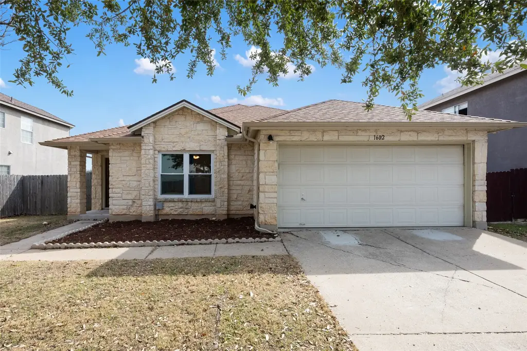 1602 Candlelight Dr, Leander