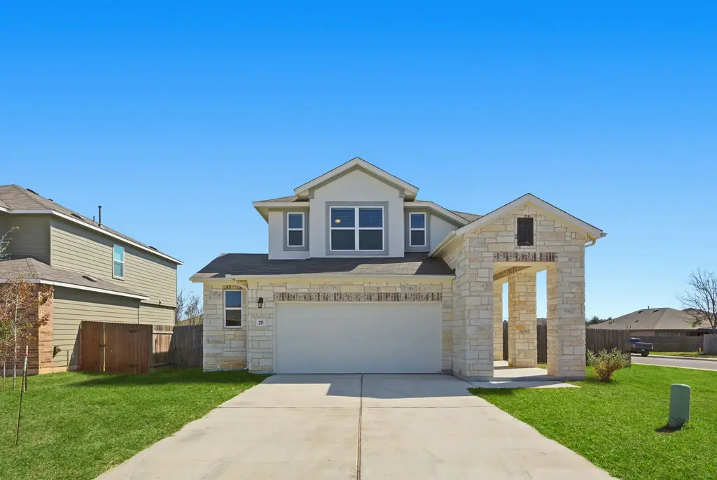 211 Silver Glen Dr, Kyle