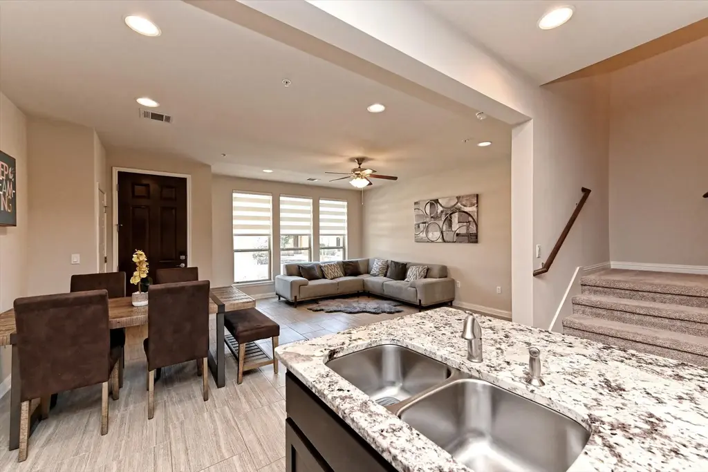 13800 Lyndhurst St 325, Austin