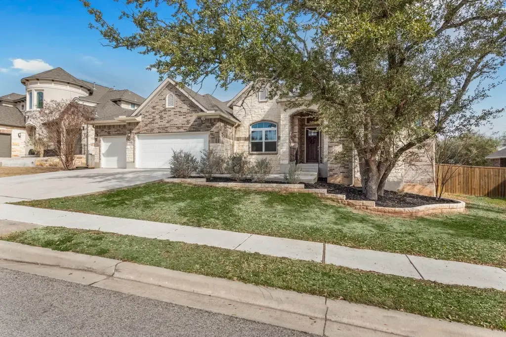 2341 Airport Dr, Leander