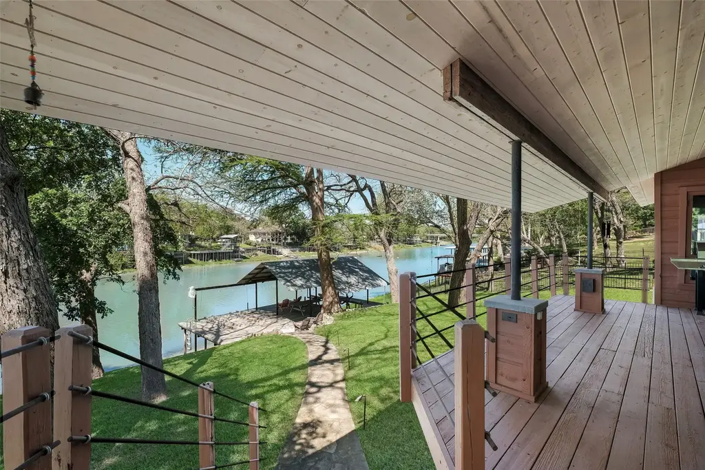200 Turtle Ln, Seguin