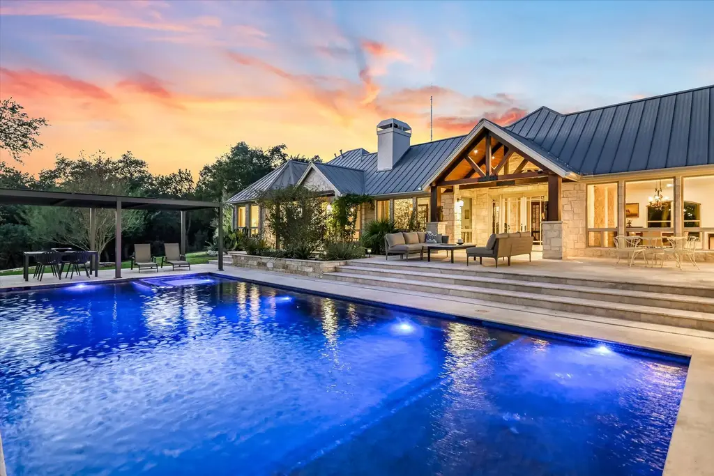 601 Crystal Creek Dr, Austin