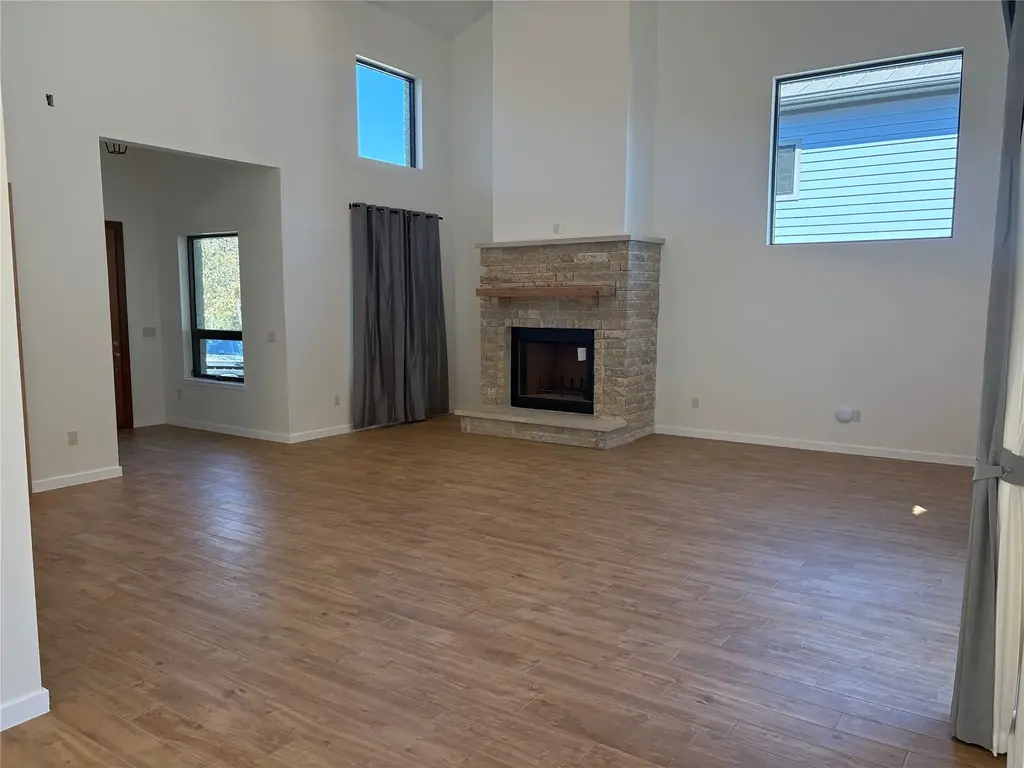 107 Lake Hills Dr, Austin