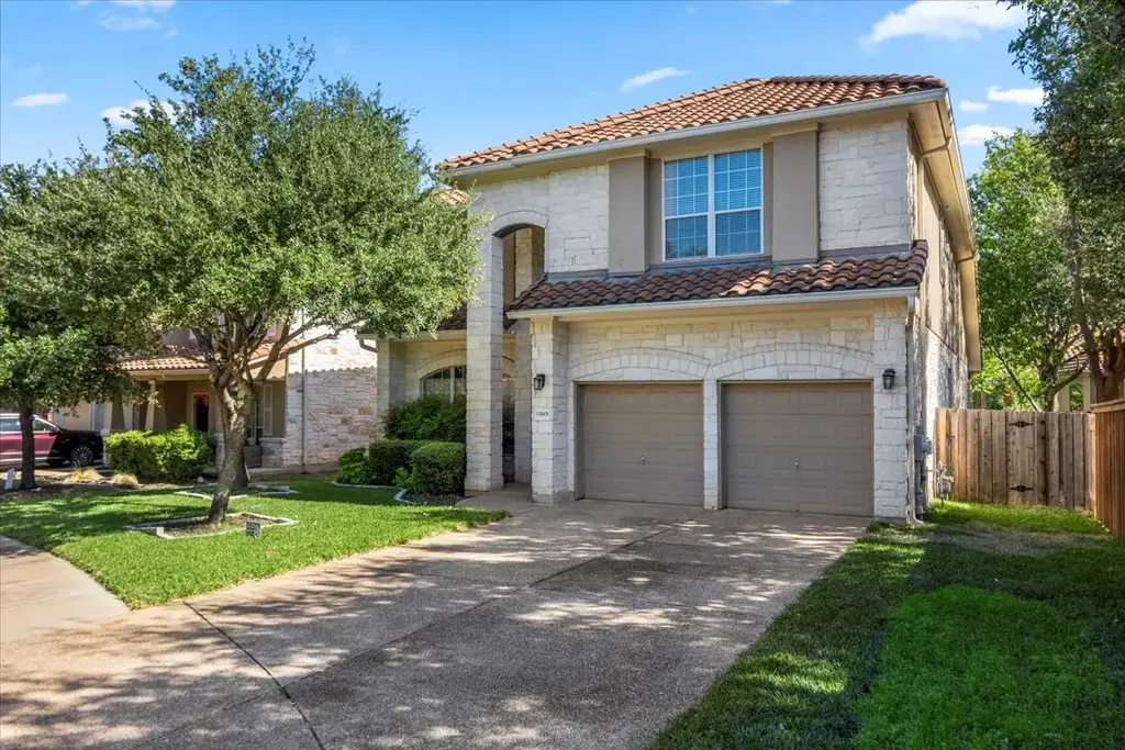 15601 Interlachen Dr, Austin