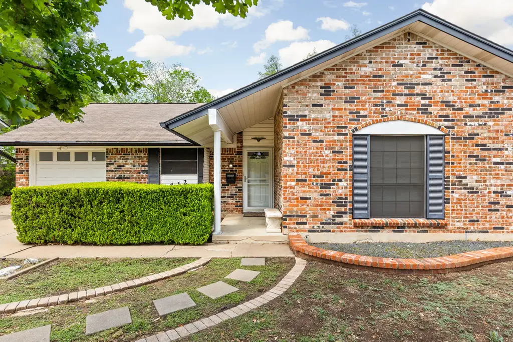 412 Thistlewood Dr, Austin