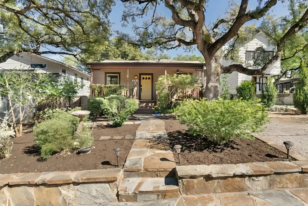 1106 Mission Rdg A, Austin