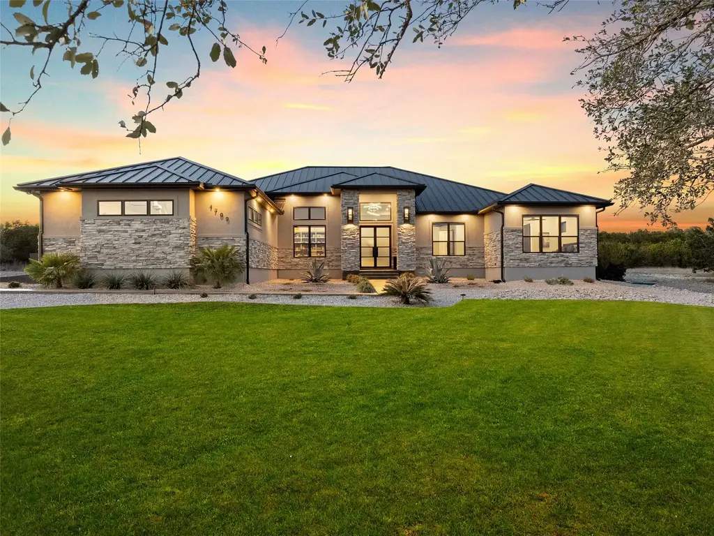 1709 Paradise Pkwy, Canyon Lake