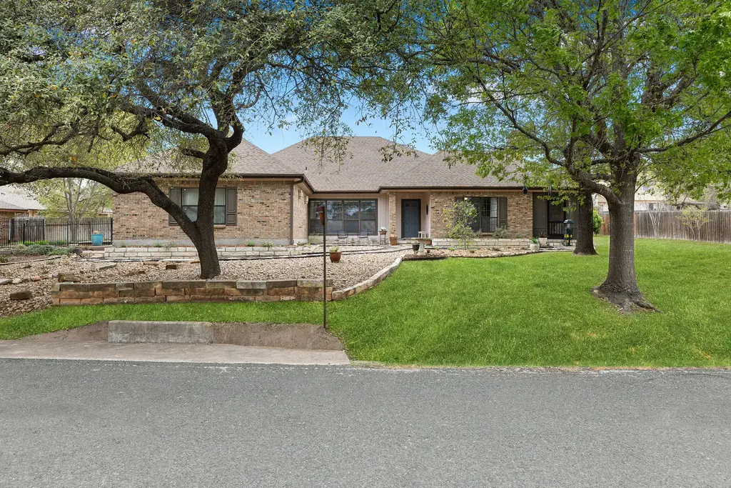 3806 Eagle Way, Round Rock