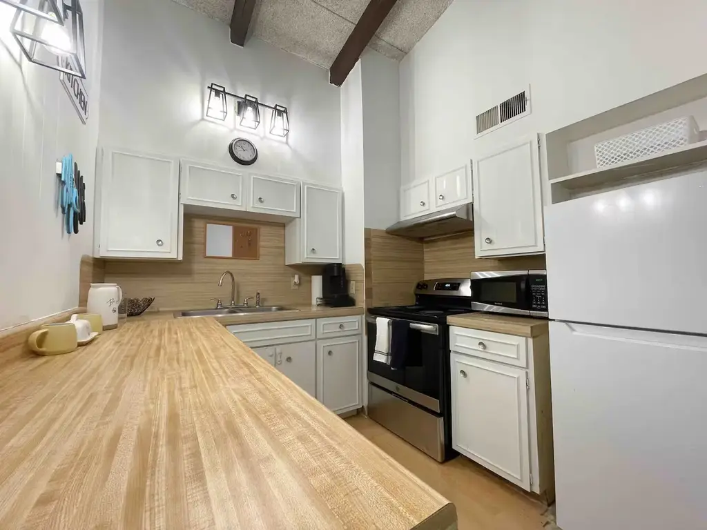 2404 Longview St 204, Austin