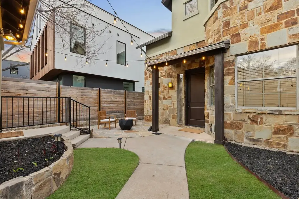 512 Sunny Ln A, Austin