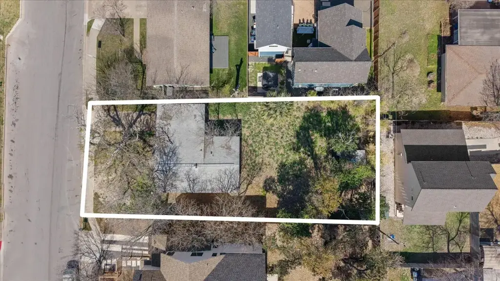 8017 Lazy Ln, Austin