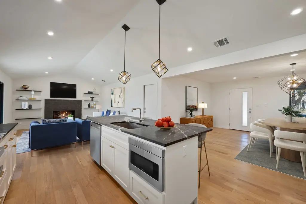 2111 Teakwood Dr, Austin