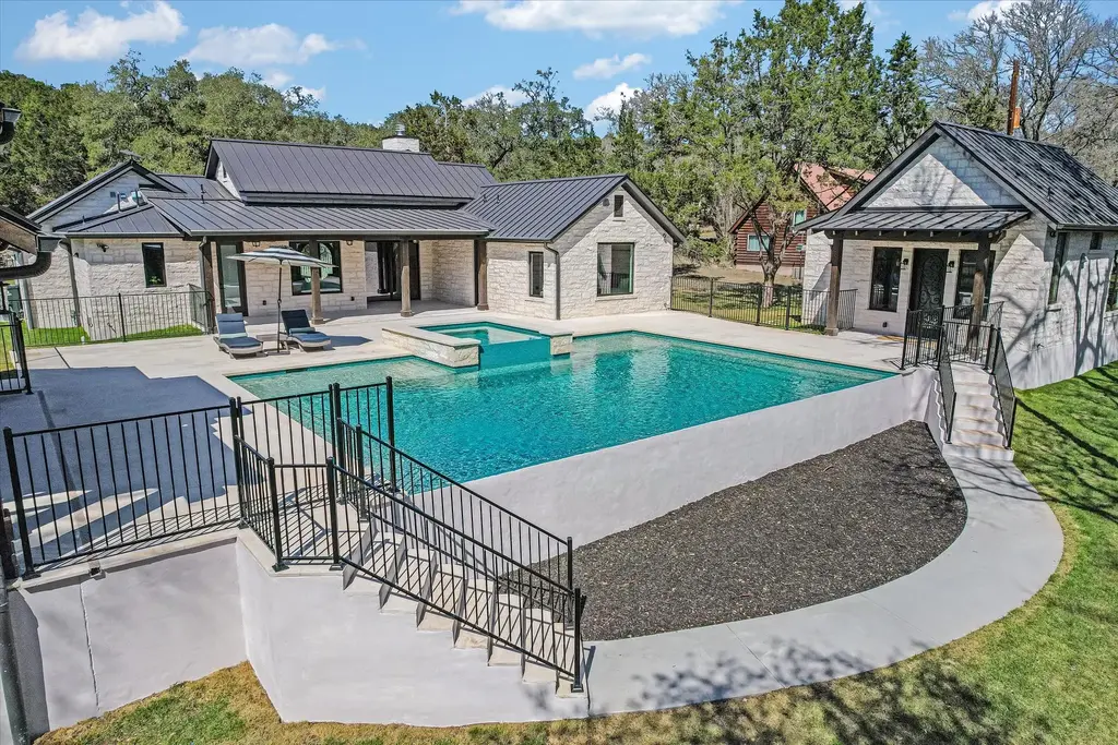 312 Rancho Grande Dr, Wimberley