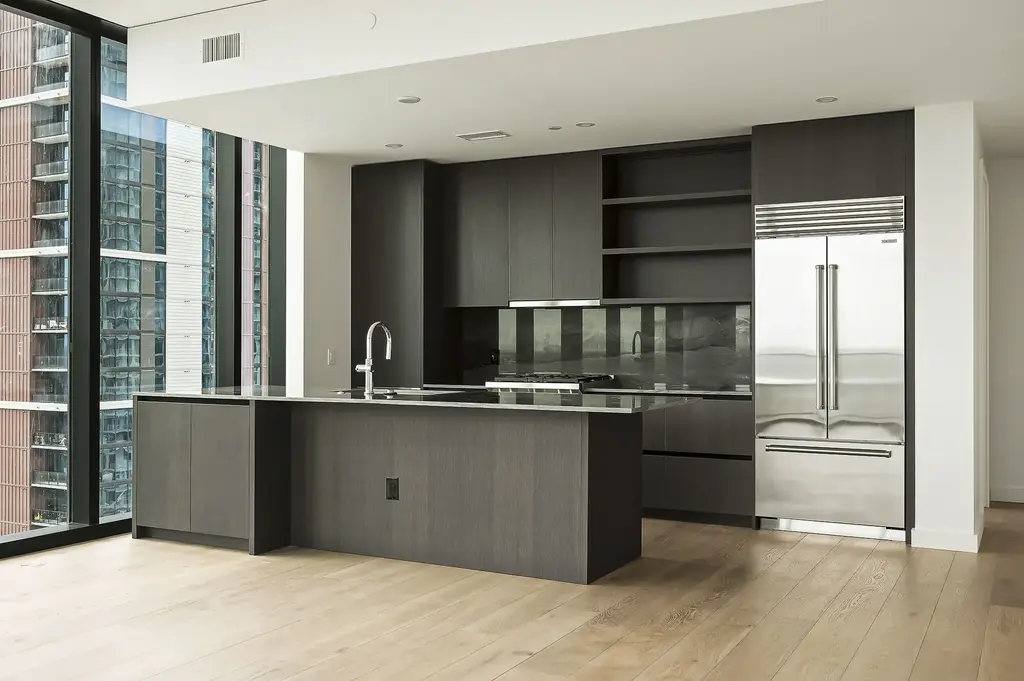 610 Davis St 2812, Austin