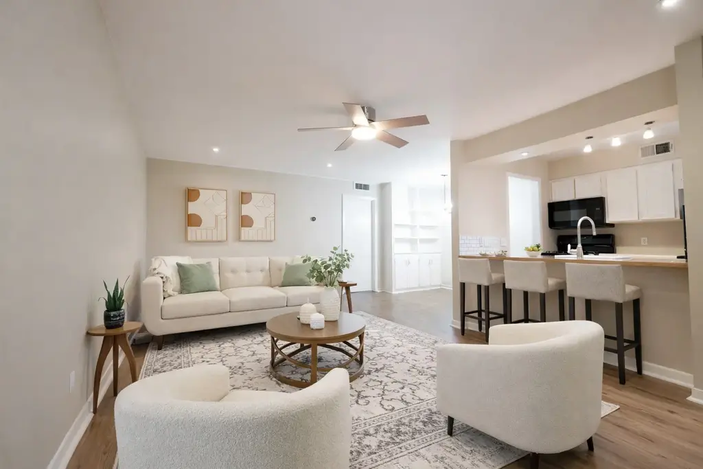 1240 Barton Hills Dr 111, Austin