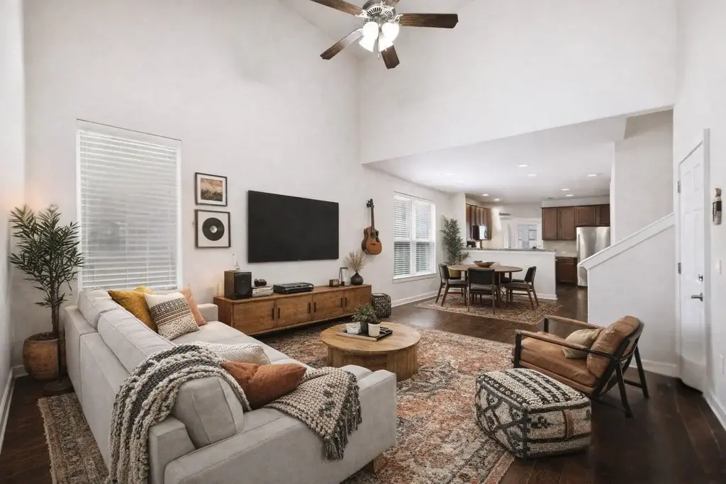2101 Rivers Edge Way 32, Austin